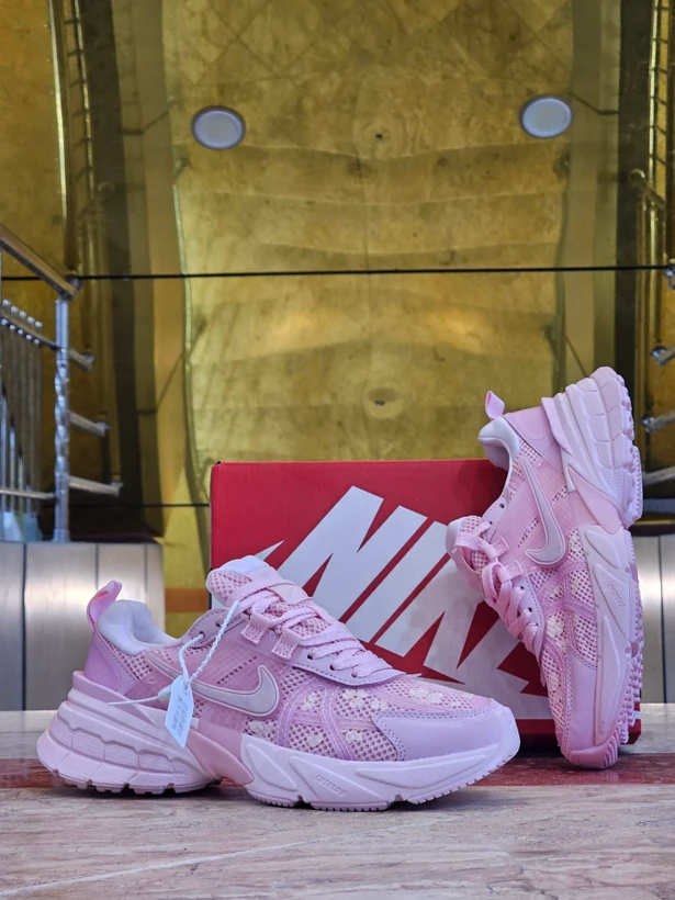 کتونی ست زنانه و مردانه نایک Nike v۲k Run مسترکوالیتی درجه ۱/ساخت ویتنام وارداتی/سایز۳۷الی ۴5/باجعبه بارکد دار/ضمانت کیفیت کالا