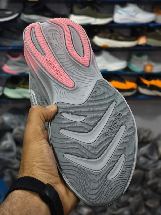 کتونی اسکیچرز هایپربرست کربن مستر کوالیتی/Skechers Hyper Burst Carbon/ساخت ویتنام وارداتی/سایز۳۷ الی ۴۰/فروش تکی و عمده ضمانت کیفیت کالا