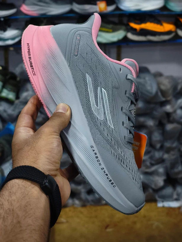 کتونی اسکیچرز هایپربرست کربن مستر کوالیتی/Skechers Hyper Burst Carbon/ساخت ویتنام وارداتی/سایز۳۷ الی ۴۰/فروش تکی و عمده ضمانت کیفیت کالا