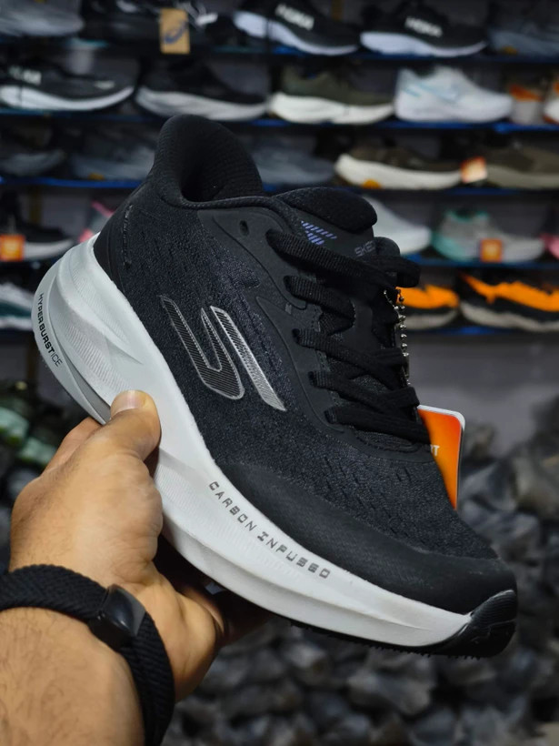 کتونی اسکیچرز هایپربرست کربن مستر کوالیتی/Skechers Hyper Burst Carbon/ساخت ویتنام وارداتی/سایز۳۷ الی ۴۰/فروش تکی و عمده ضمانت کیفیت کالا