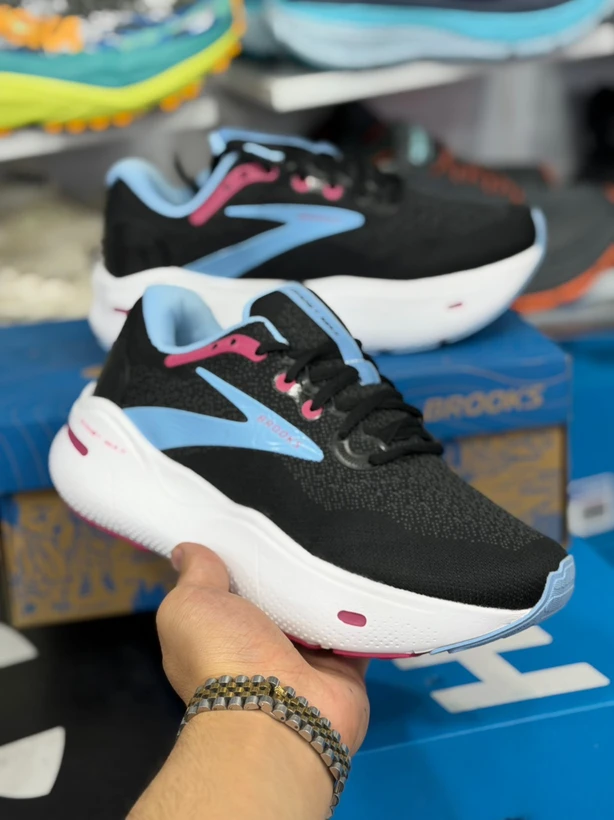 کتونی رانینگ و پیاده روی بروکس گاست مکس/Brooks ghost max/ساخت ویتنام وارداتی/سایز۳۶الی 45/ضمانت اصالت کالا/فروش تکی و عمده