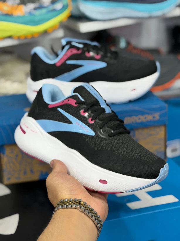 کتونی رانینگ و پیاده روی بروکس گاست مکس/Brooks ghost max/ساخت ویتنام وارداتی/سایز۳۶الی 45/ضمانت اصالت کالا/فروش تکی و عمده