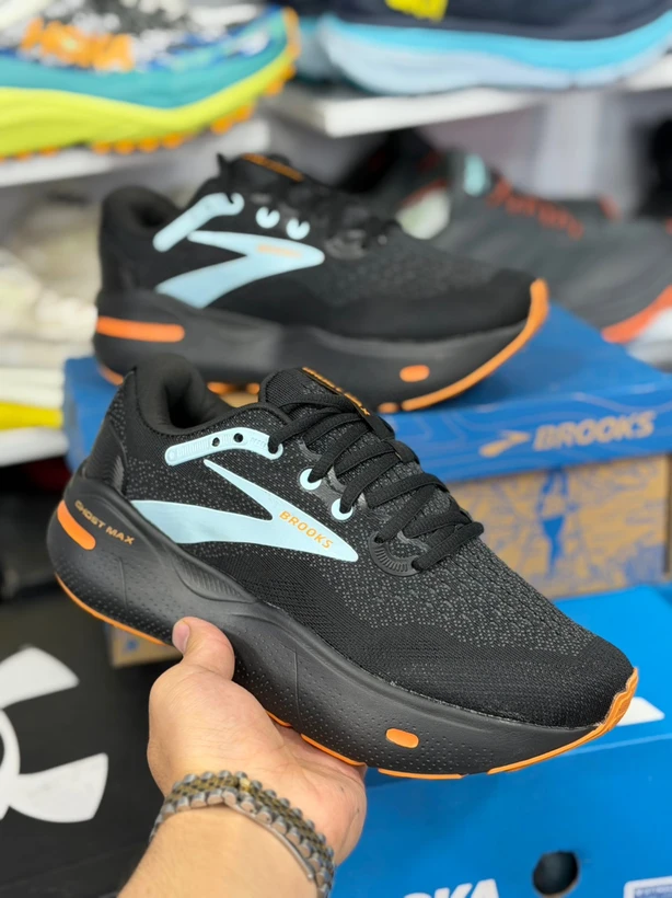 کتونی رانینگ و پیاده روی بروکس گاست مکس/Brooks ghost max/ساخت ویتنام وارداتی/سایز۳۶الی 45/ضمانت اصالت کالا/فروش تکی و عمده