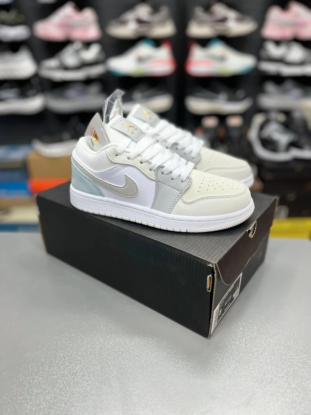 کتونی زنانه و مردانه نایک ایر جردن وان مسترکوالیتی Nike Air Jordan 1 وارداتی ساخت ویتنام سایز ۳۷ الی ۴۵فروش تکی و عمده/ضمانت کیفیت کالا