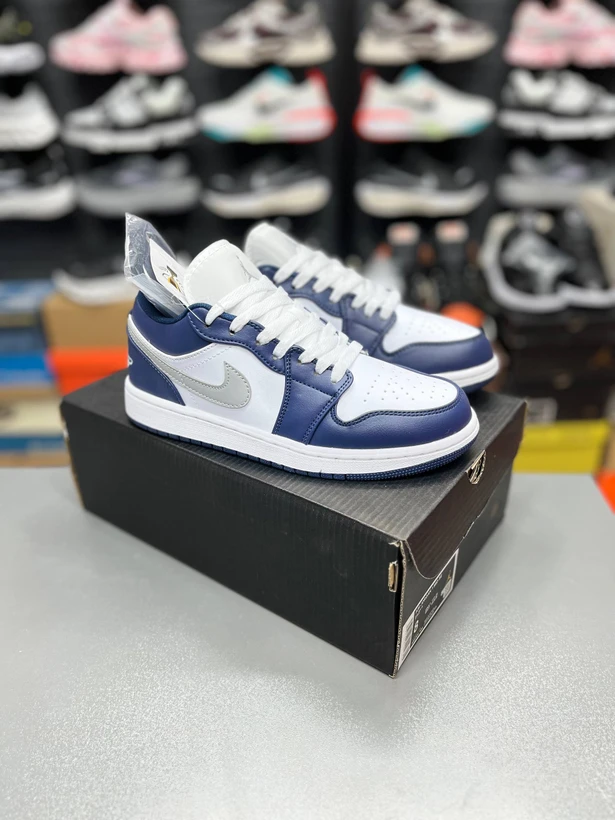 کتونی زنانه و مردانه نایک ایر جردن وان مسترکوالیتی Nike Air Jordan 1 وارداتی ساخت ویتنام سایز ۳۷ الی ۴۵فروش تکی و عمده/ضمانت کیفیت کالا