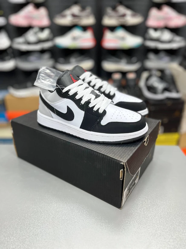 کتونی زنانه و مردانه نایک ایر جردن وان مسترکوالیتی Nike Air Jordan 1 وارداتی ساخت ویتنام سایز ۳۷ الی ۴۵فروش تکی و عمده/ضمانت کیفیت کالا