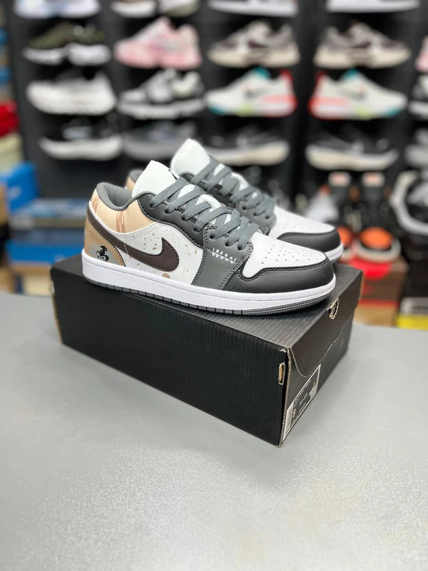 کتونی زنانه و مردانه نایک ایر جردن وان مسترکوالیتی Nike Air Jordan 1 وارداتی ساخت ویتنام سایز ۳۷ الی ۴۵فروش تکی و عمده/ضمانت کیفیت کالا