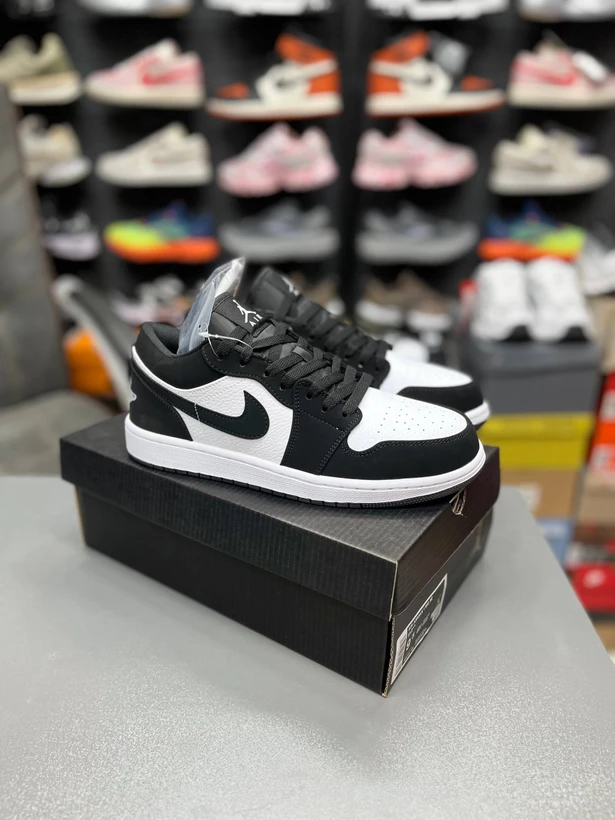 کتونی زنانه و مردانه نایک ایر جردن وان مسترکوالیتی Nike Air Jordan 1 وارداتی ساخت ویتنام سایز ۳۷ الی ۴۵فروش تکی و عمده/ضمانت کیفیت کالا