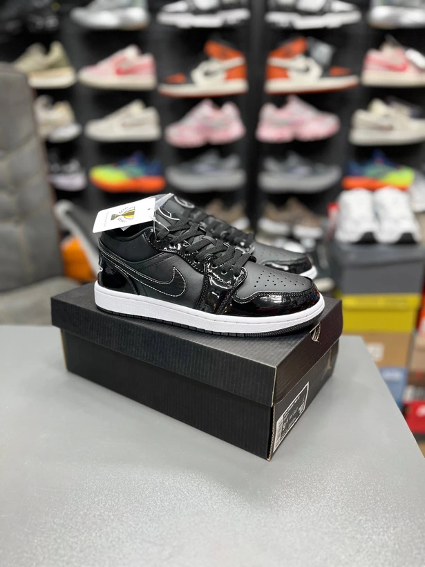 کتونی زنانه و مردانه نایک ایر جردن وان مسترکوالیتی Nike Air Jordan 1 وارداتی ساخت ویتنام سایز ۳۷ الی ۴۵فروش تکی و عمده/ضمانت کیفیت کالا