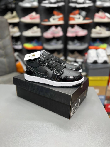 کتونی زنانه و مردانه نایک ایر جردن وان مسترکوالیتی Nike Air Jordan 1 وارداتی ساخت ویتنام سایز ۳۷ الی ۴۵فروش تکی و عمده/ضمانت کیفیت کالا