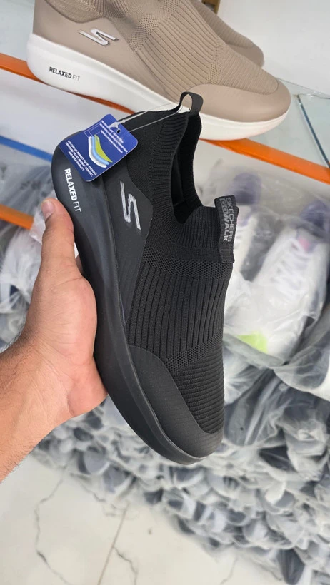کتونی اسکیچرز بدون بند گو واک مسترکوالیتیSkechers Go Walk وارداتی ساخت ویتنام سایز ۴۰ الی ۴۵فروش تکی و عمده ضمانت کیفیت کالا