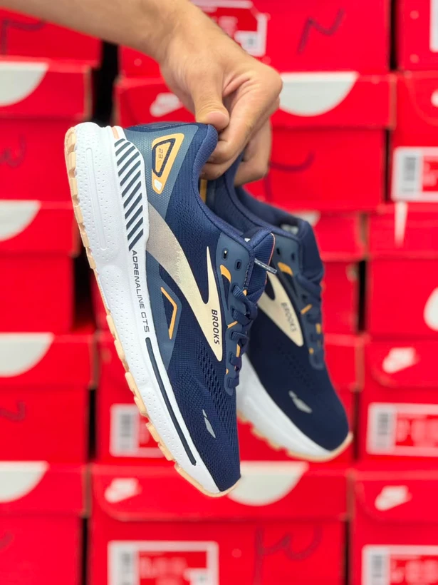 کتونی رانینگ بروکس آدرنالین۲۳ مسترکوالیتی/Brooks Adrenaline۲۳/ساخت ویتنام وارداتی/سایز۳۶الی ۴۵/ فروش تکی و عمده/ضمانت کیفیت کالا