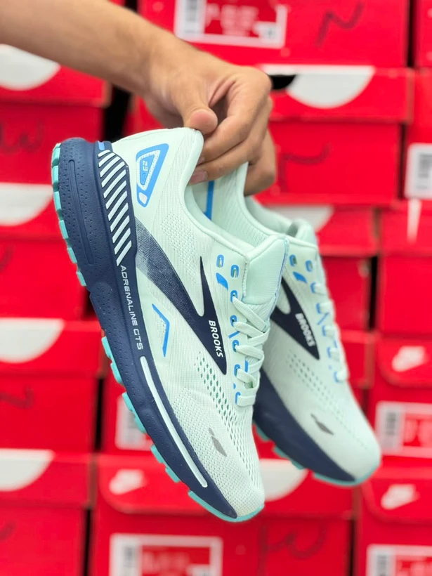 کتونی رانینگ بروکس آدرنالین۲۳ مسترکوالیتی/Brooks Adrenaline۲۳/ساخت ویتنام وارداتی/سایز۳۶الی ۴۵/ فروش تکی و عمده/ضمانت کیفیت کالا
