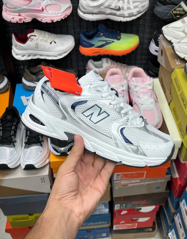 کتونی اسپرت / نیوبالانس ۵۳۰ / Newbalance 530 /پیاده رویی و روزمره/  سایز۳۷ الی ۴۵/ساخت ویتنام وارداتی/  فروش تکی و عمده/  ضمانت کیفیت کالا