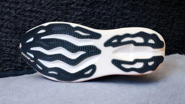 کتونی مسترکوالیتی / بروکس گلیسرین مکس ۲ / Brooks Glycerin max 2 / سایز ۴۴ / ساخت ویتنام وارداتی / ضمانت کیفیت کالا