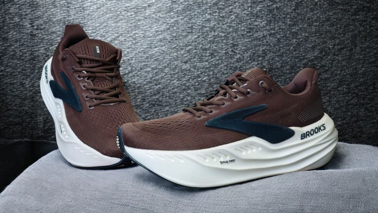 کتونی مسترکوالیتی /  بروکس گلیسرین مکس ۲ / Brooks Glycerin max 2 / سایز ۴۴ /  ساخت ویتنام وارداتی /  ضمانت کیفیت کالا