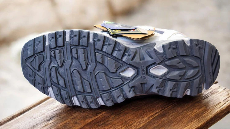 کتونی اسیکس ژل سوناما ۱۵ گورتکس/Asics Gel Sonama 15/ساخت ویتنام وارداتی /سایز ۴۴/ فروش عمده و تک
