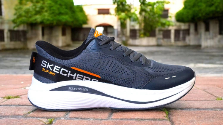 کتونی اسکیچرزمکس کویشن/Skechers max cushioning /سایز ۴۳/ وارداتی ساخت ویتنام/فروش عمده و تک/ضمانت و کیفیت کالا/