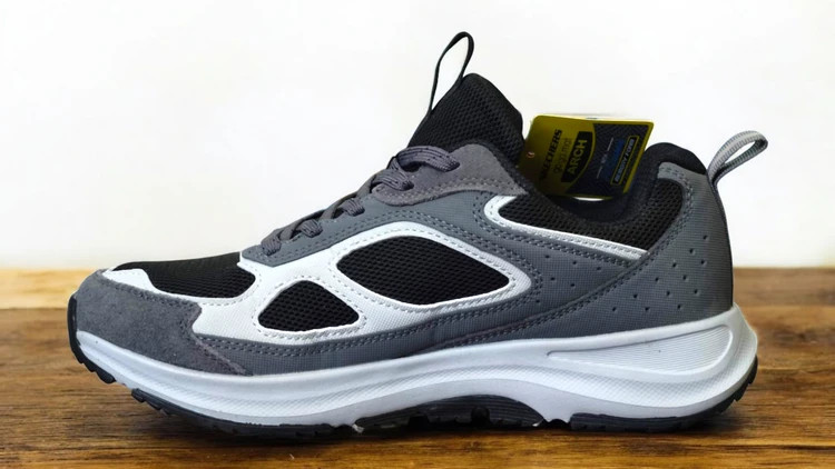 کتونی اسکیچرز کپسولی طبی و راحتی گو ران/ skechers go run /مخصوص پیاده روی و روزمرگی/ساخت ویتنام جعبه و بارکد دار/سایز ۴۱ ضمانت کیفیت کالا/