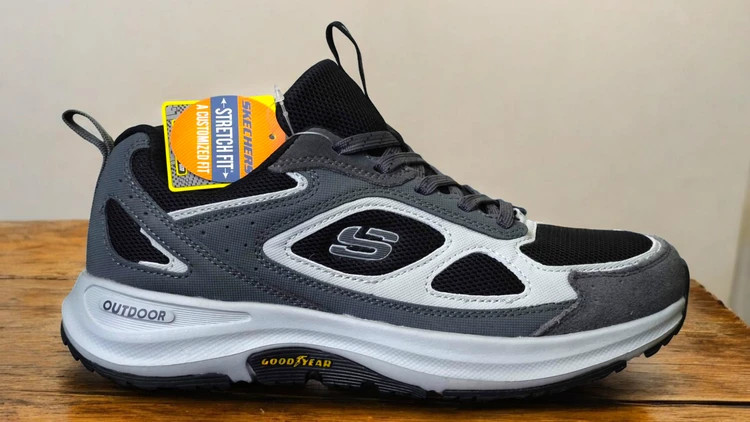 کتونی اسکیچرز کپسولی طبی و راحتی گو ران/ skechers go run /مخصوص پیاده روی و روزمرگی/ساخت ویتنام جعبه و بارکد دار/سایز ۴۱ ضمانت کیفیت کالا/