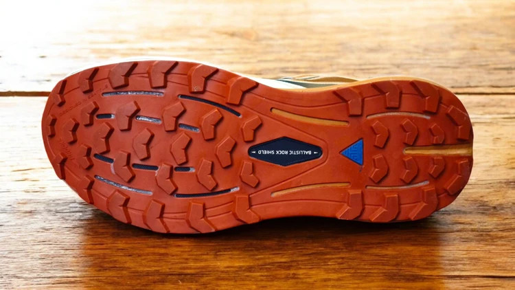 کتونی بروکس کاسکادیا 16/Brooks cascadia16/ساخت ویتنام/کیفیت مسترکوالیتی A/سایز ۴۰/تضمین کیفیت کالا