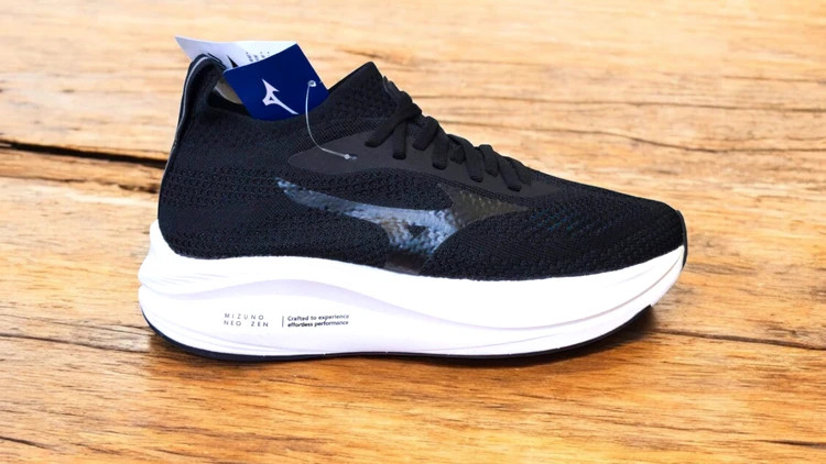 کتونی میزانو نئو زن / Mizuno neo zen / سایز۴۰/ساخت ویتنام وارداتی/ ضمانت کیفیت کالا/فروش تکی و عمده