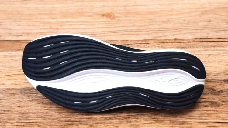 کتونی میزانو نئو زن / Mizuno neo zen / سایز۴۰/ساخت ویتنام وارداتی/ ضمانت کیفیت کالا/فروش تکی و عمده