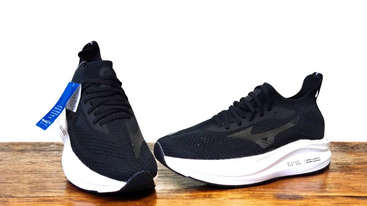 کتونی میزانو نئو زن / Mizuno neo zen / سایز۴۰/ساخت ویتنام وارداتی/  ضمانت کیفیت کالا/فروش تکی و عمده
