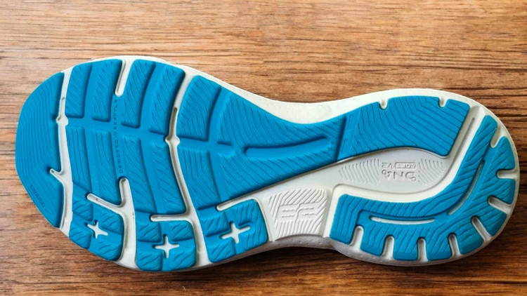 کتونی بروکس آدرنالین ۲۳/ مسترکوالیتیa درجه یک /Brooks Adrenaline۲۳/ساخت ویتنام وارداتی/سایز۳۸ فروش تکی و عمده/ضمانت کیفیت کالا