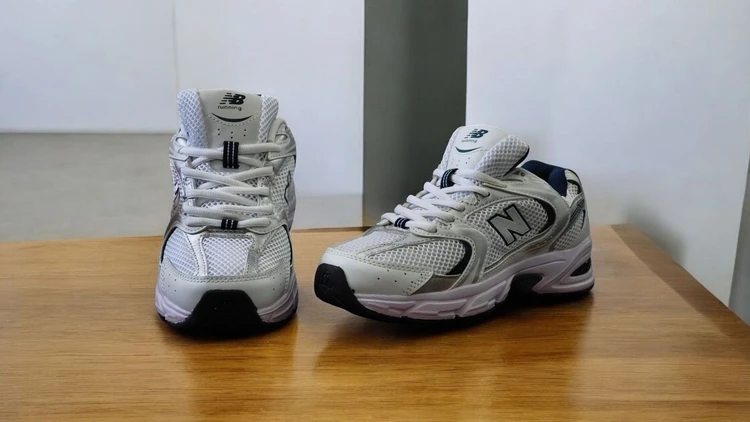 کتونی نیوبالانس ۵۳۰/ Newbalance 530 /پیاده رویی و روزمره /ساخت ویتنام وارداتی / سایز ۳۸_۴۰_۴۵ /  فروش تکی و عمده ضمانت کیفیت کالا