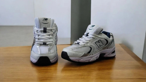 کتونی نیوبالانس ۵۳۰/ Newbalance 530 /پیاده رویی و روزمره /ساخت ویتنام وارداتی / سایز ۳۸_۴۰_۴۵ / فروش تکی و عمده ضمانت کیفیت کالا
