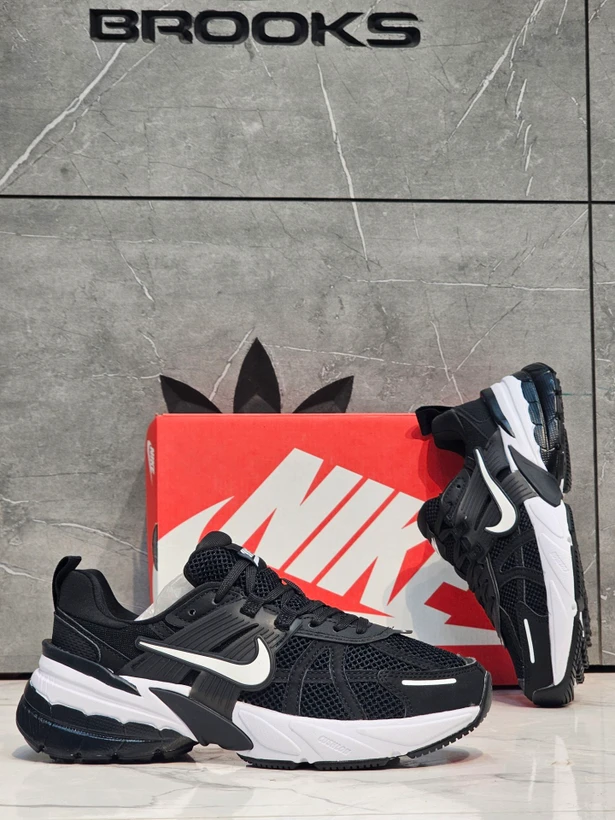 کتونی ست جذاب /  نایک وی تو کی /  Nike V2k Run /سایز 37الی۴۵ / ساخت ویتنام وارداتی /  فروش تکی و عمده / ضمانت کیفیت کالا
