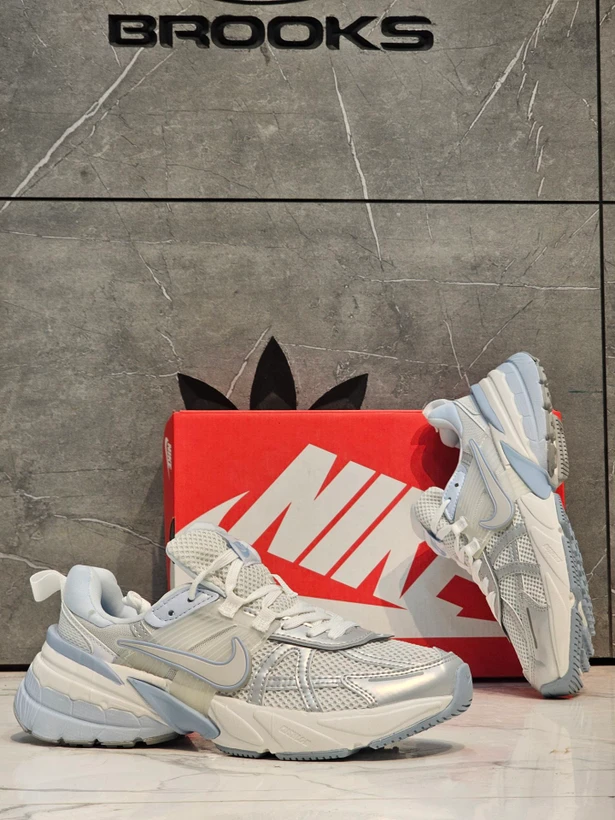 کتونی ست جذاب /  نایک وی تو کی /  Nike V2k Run /سایز 37الی۴۵ / ساخت ویتنام وارداتی /  فروش تکی و عمده / ضمانت کیفیت کالا