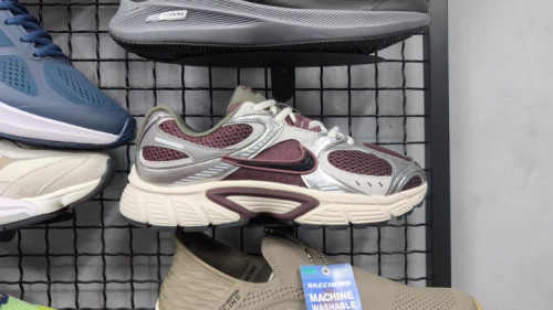 کتونی نایک وی فایو کی Nike v5k run / ساخت ویتنام وارداتی سایز 37 الی 40/ضمانت کیفیت کالا/فروش تکی و عمده