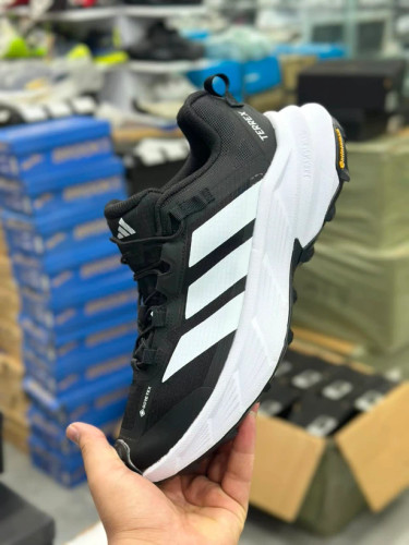 کتونی آدیداس ترکس / TERREX Agravic GTX / ساخت ویتنام وارداتی / تریل رانینگ / سایز ۴۰ الی ۴۵ / فروش تکی و عمده / دارای ضمانت کیفیت کالا