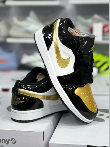 کتونی مسترکوالیتی نایک ایر جردن وان Nike Air Jordan 1 Low وارداتی ساخت ویتنام سایز ۴۰ الی ۴۵فروش تکی و عمده/ضمانت کیفیت کالا