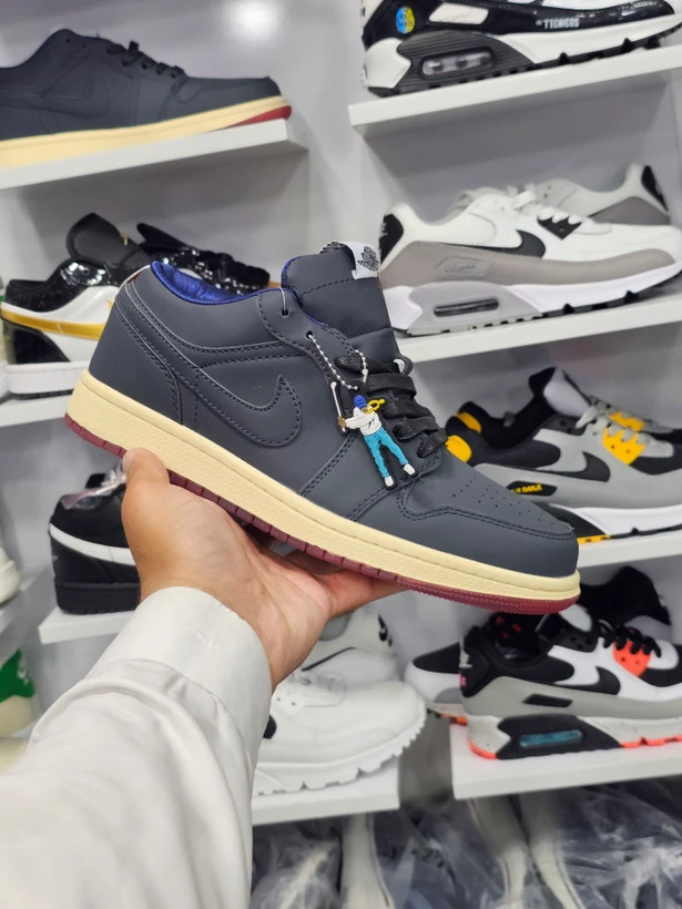 کتونی مسترکوالیتی نایک ایر جردن وان Nike Air Jordan 1 Low وارداتی ساخت ویتنام سایز ۴۰ الی ۴۵فروش تکی و عمده/ضمانت کیفیت کالا