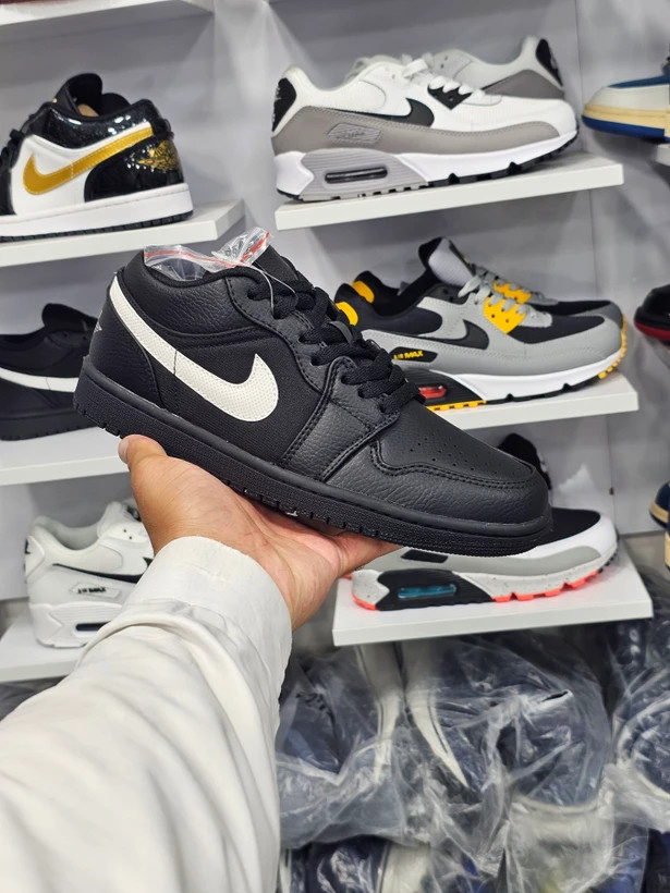 کتونی مسترکوالیتی نایک ایر جردن وان Nike Air Jordan 1 Low وارداتی ساخت ویتنام سایز ۴۰ الی ۴۵فروش تکی و عمده/ضمانت کیفیت کالا
