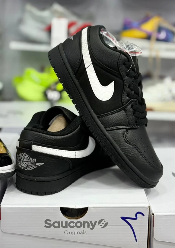 کتونی مسترکوالیتی نایک ایر جردن وان Nike Air Jordan 1 Low وارداتی ساخت ویتنام سایز ۴۰ الی ۴۵فروش تکی و عمده/ضمانت کیفیت کالا