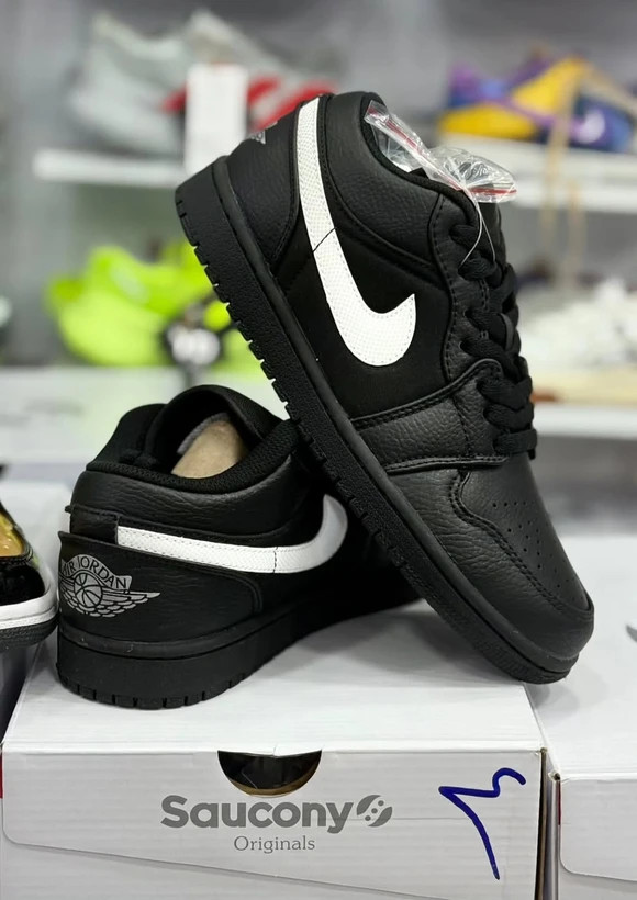 کتونی مسترکوالیتی نایک ایر جردن وان Nike Air Jordan 1 Low وارداتی ساخت ویتنام سایز ۴۰ الی ۴۵فروش تکی و عمده/ضمانت کیفیت کالا