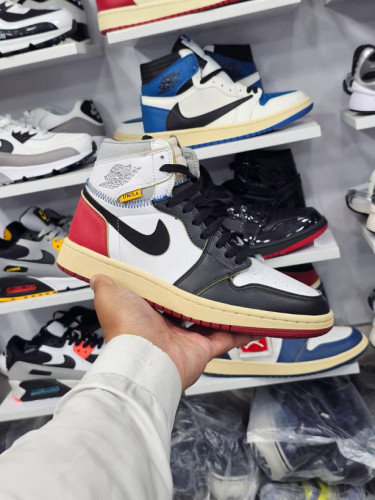 کتونی مسترکوالیتی نایک ایر جردن وان Nike Air Jordan 1 Low وارداتی ساخت ویتنام سایز ۳۸ الی ۴۵فروش تکی و عمده/ضمانت کیفیت کالا