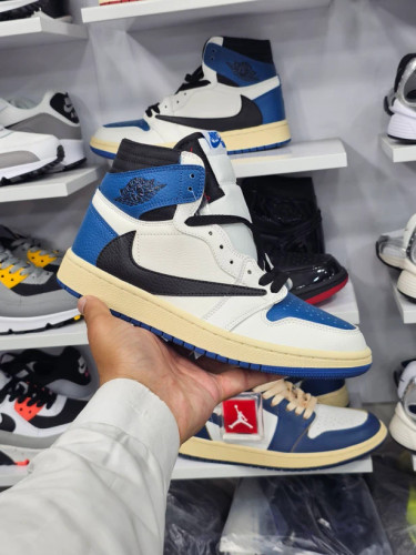 کتونی مسترکوالیتی نایک ایر جردن وان Nike Air Jordan 1 Low وارداتی ساخت ویتنام سایز ۳۸ الی ۴۵فروش تکی و عمده/ضمانت کیفیت کالا