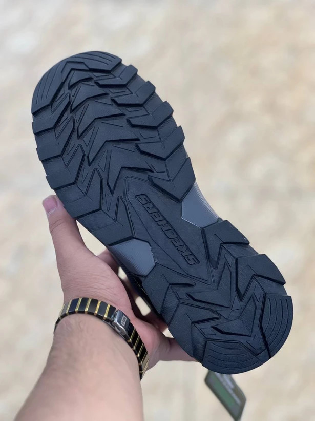 کتونی مردانه اسکیچرز گوران / ۲۰۲۶ Skechers Gorun / مموری فوم سبک و طبی و راحت/سایز۴۰ الی ۴۵ / وارداتی ساخت ویتنام / فروش تکی و عمده / ضمانت کیفیت کالا