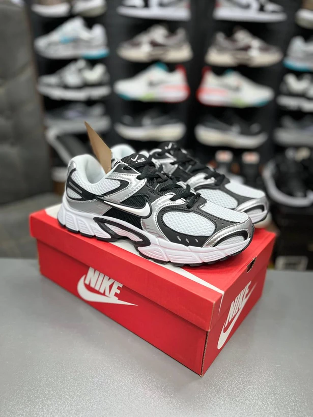کتونی نایک وی فایو کی Nike v5k run / ساخت ویتنام وارداتی سایز 37 الی 40/ضمانت کیفیت کالا/فروش تکی و عمده