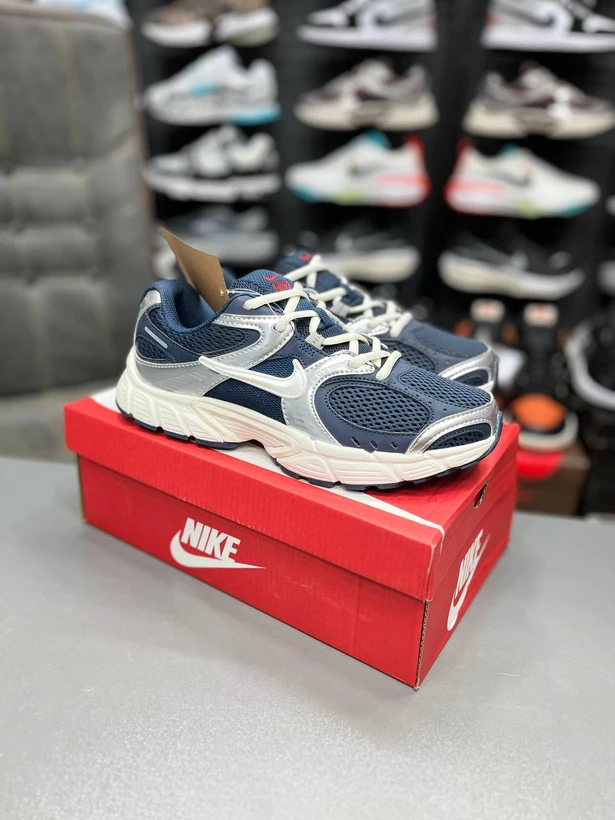 کتونی نایک وی فایو کی Nike v5k run / ساخت ویتنام وارداتی سایز 37 الی 40/ضمانت کیفیت کالا/فروش تکی و عمده