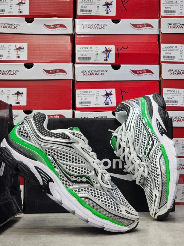 کتونی ساکونی پروگرید امنی ۹  / رانینگ و پیاده روی  / Saucony omni 9 ProGrid /  ساخت ویتنام واردتی /  سایز۴۰ الی ۴۵ /  فروش تکی و عمده /  ضمانت کیفیت کالا