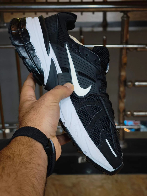 کتونی ست جذاب / نایک وی تو کی / Nike V2k Run /سایز 37الی۴۵ / ساخت ویتنام وارداتی / فروش تکی و عمده / ضمانت کیفیت کالا