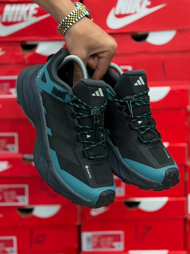 کتونی آدیداس ترکس /  TERREX Agravic GTX / ساخت ویتنام وارداتی / تریل رانینگ / سایز ۴۰ الی ۴۵  / فروش تکی و عمده / دارای ضمانت کیفیت کالا