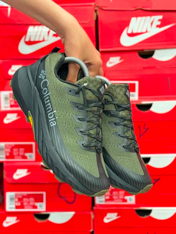 کتونی مسترکوالیتی کلمبیا /Columbia GORE-TEX Vietnam/سایز ۴۰ الی ۴۵ / ساخت ویتنام وارداتی /  زیره ویبرام رویه گورتکس /  ضمانت کیفیت کالا