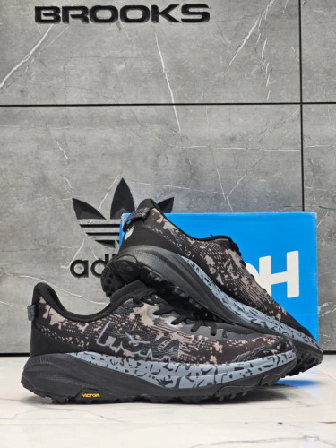 کتونی هوکا اسپید گوت ۶ مسترکوالیتی / Hoka speedgoat ۶ / ساخت ویتنام وارداتی / سایز ۴۰ الی ۴۵ / فروش تکی و عمده / ضمانت کیفیت کالا